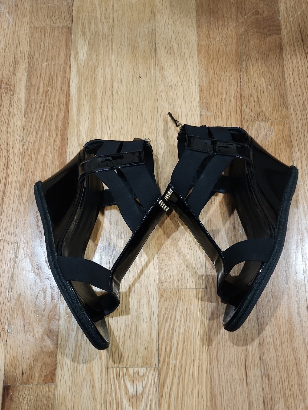 Fendi Black Patent & Elastic T-Strap High Heel Sandals - Picture 3 of 7